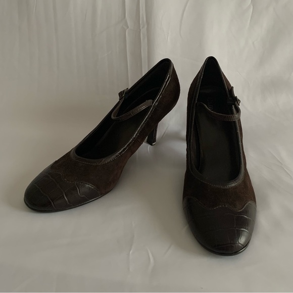 chocolate brown and black heels - Picture 1 of 8